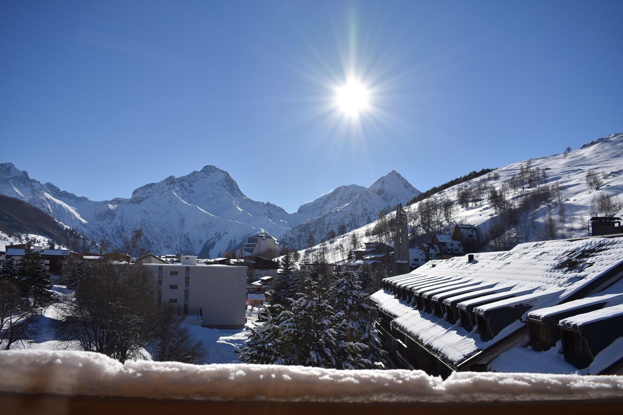 The People - Les 2 Alpes Hotel Les Deux Alpes Exterior photo
